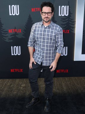 Amerikalı film yapımcısı J.J. Abrams Netflix 'in Lou' sunun Los Angeles galasına 15 Eylül 2022 'de Hollywood, Los Angeles, Kaliforniya, ABD' deki Netflix Tudum Tiyatrosu 'nda geldi..