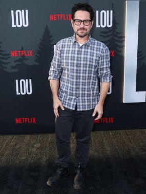 Amerikalı film yapımcısı J.J. Abrams Netflix 'in Lou' sunun Los Angeles galasına 15 Eylül 2022 'de Hollywood, Los Angeles, Kaliforniya, ABD' deki Netflix Tudum Tiyatrosu 'nda geldi..