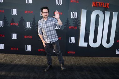 Amerikalı film yapımcısı J.J. Abrams Netflix 'in Lou' sunun Los Angeles galasına 15 Eylül 2022 'de Hollywood, Los Angeles, Kaliforniya, ABD' deki Netflix Tudum Tiyatrosu 'nda geldi..