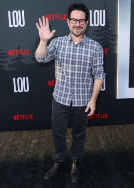 Amerikalı film yapımcısı J.J. Abrams Netflix 'in Lou' sunun Los Angeles galasına 15 Eylül 2022 'de Hollywood, Los Angeles, Kaliforniya, ABD' deki Netflix Tudum Tiyatrosu 'nda geldi..