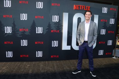 Amerikalı romancı ve senarist Jon Cohen, Netflix 'in' Lou 'sunun Los Angeles galasına 15 Eylül 2022' de Hollywood, Los Angeles, Kaliforniya, ABD 'deki Netflix Tudum Tiyatrosu' na geldi..