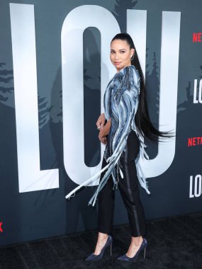 Amerikalı aktris Jurnee Smollett Ronald Van Der Kemp kılığında Le Silla topuklu ve Yeprem küpeli olarak Netflix 'in 15 Eylül 2022' de Netflix Tudum Tiyatrosu 'nda düzenlenen' Lou 'filminin Los Angeles galasına geldi..