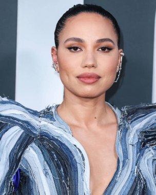 Amerikalı aktris Jurnee Smollett Ronald Van Der Kemp kılığında Le Silla topuklu ve Yeprem küpeli olarak Netflix 'in 15 Eylül 2022' de Netflix Tudum Tiyatrosu 'nda düzenlenen' Lou 'filminin Los Angeles galasına geldi..