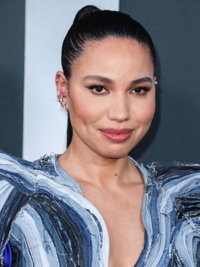 Amerikalı aktris Jurnee Smollett Ronald Van Der Kemp kılığında Le Silla topuklu ve Yeprem küpeli olarak Netflix 'in 15 Eylül 2022' de Netflix Tudum Tiyatrosu 'nda düzenlenen' Lou 'filminin Los Angeles galasına geldi..