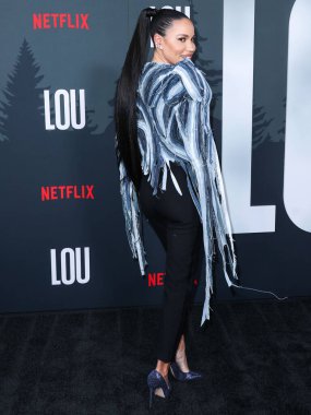 Amerikalı aktris Jurnee Smollett Ronald Van Der Kemp kılığında Le Silla topuklu ve Yeprem küpeli olarak Netflix 'in 15 Eylül 2022' de Netflix Tudum Tiyatrosu 'nda düzenlenen' Lou 'filminin Los Angeles galasına geldi..