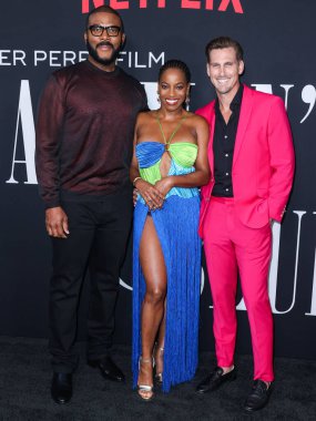 Tyler Perry, Milauna Jackson ve Brad Benedict, Netflix 'in 16 Eylül 2022' de Hollywood, Los Angeles, Kaliforniya, ABD 'de düzenlenen Netflix Tudum Theater' daki 'A Jazzman' s Blues 'şarkısının Los Angeles galasına geldiler..