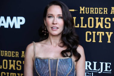 Amerikalı aktris Anna Camp, 23 Haziran 2022 'de ABD' nin Kaliforniya eyaletinin Los Angeles şehrindeki Harmony Gold Tiyatrosu 'nda düzenlenen RLJE Filmcilik' in Los Angeles prömiyerine geldi.. 