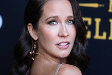 Amerikalı aktris Anna Camp, 23 Haziran 2022 'de ABD' nin Kaliforniya eyaletinin Los Angeles şehrindeki Harmony Gold Tiyatrosu 'nda düzenlenen RLJE Filmcilik' in Los Angeles prömiyerine geldi.. 