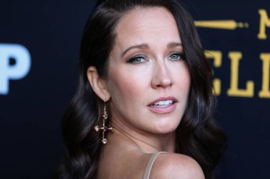 Amerikalı aktris Anna Camp, 23 Haziran 2022 'de ABD' nin Kaliforniya eyaletinin Los Angeles şehrindeki Harmony Gold Tiyatrosu 'nda düzenlenen RLJE Filmcilik' in Los Angeles prömiyerine geldi.. 