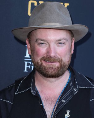 Avustralyalı film yönetmeni Richard Gray, 23 Haziran 2022 'de ABD' nin Kaliforniya eyaletinin Los Angeles kentindeki Harmony Gold Tiyatrosu 'nda düzenlenen RLJE Filmcilik' in Los Angeles prömiyerine geldi..