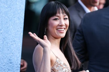 Falguni Shane Peacock 'u giyen Amerikalı aktris Constance Wu, 22 Haziran 2022' de ABD 'nin Los Angeles şehrinde düzenlenen Amazon Prime Video' nun 'The Terminal List' 1. sezonuna geldi.