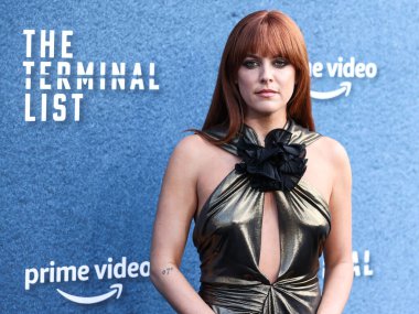 YSL kullanan Amerikalı aktris Riley Keough, 22 Haziran 2022 'de Los Angeles, Kaliforniya, ABD' de bulunan American Theater Complex 'te düzenlenen Amazon Prime Video' nun 'The Terminal List' 1. sezonuna ulaştı.. 