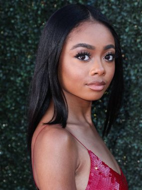 Amerikalı aktris Skai Jackson, 18 Haziran 2022 'de ABD' nin Kaliforniya eyaletinin Los Angeles kentinde RJ 'in yerinde düzenlenen HollyRod Vakfı' nın Özel Bakım 2022 Gala 'sına geldi..