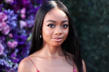 Amerikalı aktris Skai Jackson, 18 Haziran 2022 'de ABD' nin Kaliforniya eyaletinin Los Angeles kentinde RJ 'in yerinde düzenlenen HollyRod Vakfı' nın Özel Bakım 2022 Gala 'sına geldi..