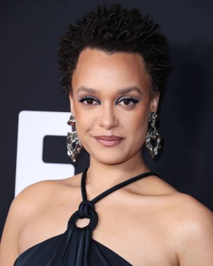 Kanadalı aktris Britne Oldford, Netflix 'in 