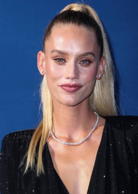 Bahamalı model Chase Carter, Los Angeles Dodgers Vakfı 'na (LADF) 16 Haziran 2022 tarihinde Dodger Stadyumu' nda düzenlenen yıllık Mavi Elmas Galası 'na ulaştı..