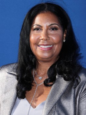 Magic Johnson 'ın eşi Cookie Johnson, Los Angeles Dodgers Vakfı' na (LADF) 16 Haziran 2022 tarihinde Dodger Stadyumu 'nda düzenlenen yıllık Mavi Elmas Galası' na geldi..