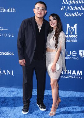 Meksika profesyonel beyzbol atıcısı Julio Uras (Julio Urias), Los Angeles Dodgers Vakfı 'na (LADF) 16 Haziran 2022 tarihinde Dodger Stadyumu' nda düzenlenen yıllık Mavi Elmas Galası 'na geldi..