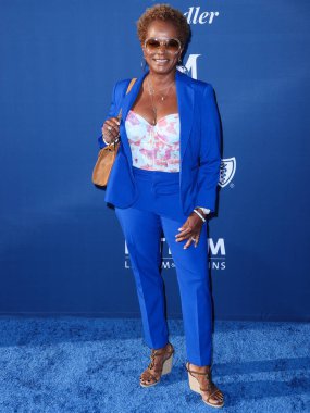 Amerikalı aktris Vanessa Bell Calloway, Los Angeles Dodgers Vakfı 'na (LADF) 16 Haziran 2022 tarihinde Dodger Stadyumu' nda düzenlenen yıllık Mavi Elmas Galası 'na geldi.. 