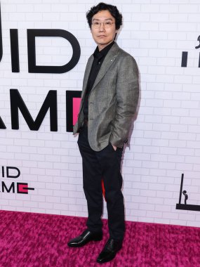 Güney Koreli film yönetmeni Hwang Dong-hyuk, Netflix 'in Los Angeles FYSEE özel etkinliğine 12 Haziran 2022' de ABD 'nin Los Angeles, Kaliforniya' daki Raleigh Stüdyolarında katıldı.. 