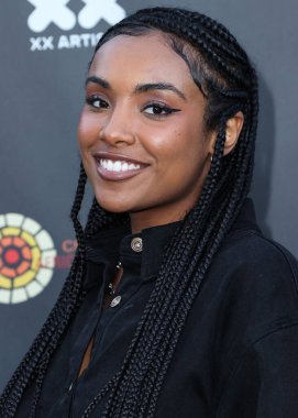 Aida Osman, 11 Haziran 2022 'de Universal Stüdyoları Backlot' ta düzenlenen Charlize Theron Africa Yardım Projesine (CTAOP) ulaştı.. 