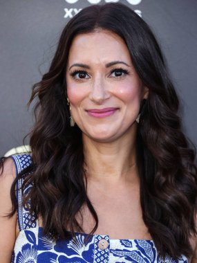 Amerikalı aktris Angelique Cabral, 11 Haziran 2022 'de Universal Studios Backlot' ta düzenlenen Charlize Theron Africa Yardım Projesine (CTAOP) geldi.. 