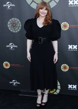 Amerikalı aktris Bryce Dallas Howard, 11 Haziran 2022 'de Universal Stüdyoları Backlot' ta düzenlenen Charlize Theron Africa Yardım Projesine (CTAOP) geldi.. 