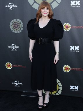 Amerikalı aktris Bryce Dallas Howard, 11 Haziran 2022 'de Universal Stüdyoları Backlot' ta düzenlenen Charlize Theron Africa Yardım Projesine (CTAOP) geldi.. 