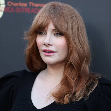 Amerikalı aktris Bryce Dallas Howard, 11 Haziran 2022 'de Universal Stüdyoları Backlot' ta düzenlenen Charlize Theron Africa Yardım Projesine (CTAOP) geldi.. 