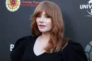 Amerikalı aktris Bryce Dallas Howard, 11 Haziran 2022 'de Universal Stüdyoları Backlot' ta düzenlenen Charlize Theron Africa Yardım Projesine (CTAOP) geldi.. 