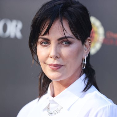 Güney Afrikalı-Amerikalı aktris Charlize Theron, 11 Haziran 2022 'de Universal Studios Backlot' ta düzenlenen Charlize Theron Afrika Sosyal Yardım Projesi 'ne (CTAOP) geldi.. 