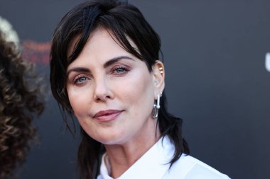 Güney Afrikalı-Amerikalı aktris Charlize Theron, 11 Haziran 2022 'de Universal Studios Backlot' ta düzenlenen Charlize Theron Afrika Sosyal Yardım Projesi 'ne (CTAOP) geldi.. 