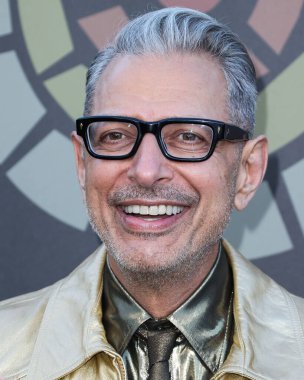 Amerikalı aktör Jeff Goldblum, 11 Haziran 2022 'de Universal Stüdyoları Backlot' ta düzenlenen Charlize Theron Africa Yardım Projesine (CTAOP) ulaştı.. 