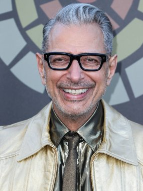 Amerikalı aktör Jeff Goldblum, 11 Haziran 2022 'de Universal Stüdyoları Backlot' ta düzenlenen Charlize Theron Africa Yardım Projesine (CTAOP) ulaştı.. 