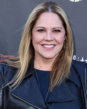 Amerikalı aktris Mary McCormack, 11 Haziran 2022 'de Universal Studios Backlot' ta düzenlenen Charlize Theron Africa Yardım Projesine (CTAOP) geldi..