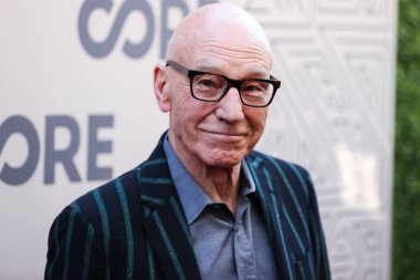 İngiliz aktör Patrick Stewart, 10 Haziran 2022 'de Hollywood Paladyumu' nda düzenlenen Sean Penn ve Ann Lee 'nin ev sahipliği yaptığı CORE Gala' ya (eski J / P Haitili Yardım Örgütü) geldi..