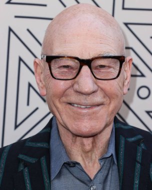 İngiliz aktör Patrick Stewart, 10 Haziran 2022 'de Hollywood Paladyumu' nda düzenlenen Sean Penn ve Ann Lee 'nin ev sahipliği yaptığı CORE Gala' ya (eski J / P Haitili Yardım Örgütü) geldi.. 