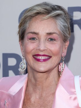Amerikalı aktris Sharon Stone, 10 Haziran 2022 'de Hollywood Paladyumu' nda düzenlenen Sean Penn ve Ann Lee 'nin ev sahipliği yaptığı 2022 CORE Gala' sına gelir..