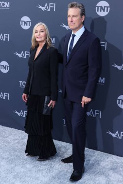 Amerikalı aktris Bo Derek ve Amerikalı aktör John Corbett, 9 Haziran 2022 'de Hollywood, Los Angeles, Kaliforniya, ABD' de düzenlenen Dolby Tiyatrosu 'nda düzenlenen 48. Yıllık AFI Yaşam Başarı Ödülüne geldiler.. 
