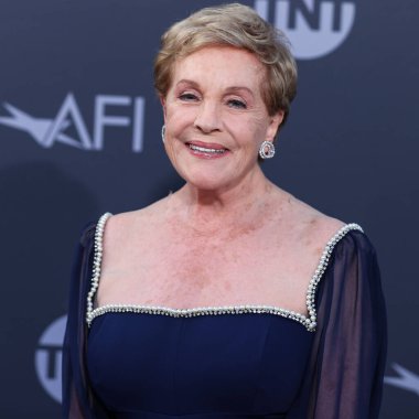 İngiliz aktris Julie Andrews, 9 Haziran 2022 'de Hollywood, Los Angeles, Kaliforniya, ABD' de düzenlenen Dolby Tiyatrosu 'nda düzenlenen 48.. 