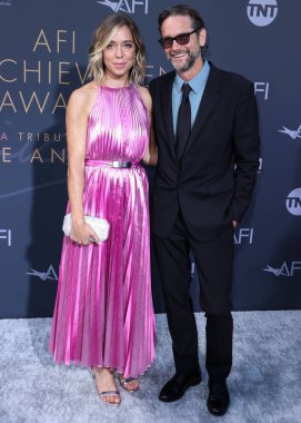 Amerikalı televizyon yazarı Sian Heder ve kocası / Amerikalı aktör David Newsom, 9 Haziran 2022 'de Dolby Tiyatrosu' nda düzenlenen 48. AFI Yaşam Başarı Ödülüne geldiler.. 