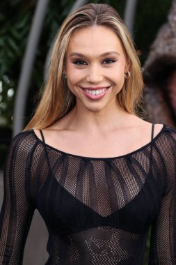 Amerikalı model Alexis Ren, 6 Haziran 2022 'de Hollywood, Los Angeles, Kaliforniya, ABD' de bulunan TCL Çin Tiyatrosu IMAX 'te düzenlenen Universal Pictures' ın 'Jurassic World Dominion' filminin Los Angeles galasına geldi..