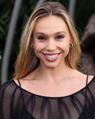 Amerikalı model Alexis Ren, 6 Haziran 2022 'de Hollywood, Los Angeles, Kaliforniya, ABD' de bulunan TCL Çin Tiyatrosu IMAX 'te düzenlenen Universal Pictures' ın 'Jurassic World Dominion' filminin Los Angeles galasına geldi..