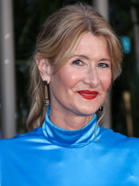 Prada giyen Amerikalı aktris Laura Dern, 6 Haziran 2022 'de Hollywood, Los Angeles, Kaliforniya, ABD' de düzenlenen TCL Çin Tiyatrosu IMAX 'te düzenlenen Universal Pictures' ın 'Jurassic World Dominion' adlı filminin Los Angeles galasına geldi..