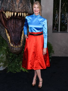 Prada giyen Amerikalı aktris Laura Dern, 6 Haziran 2022 'de Hollywood, Los Angeles, Kaliforniya, ABD' de düzenlenen TCL Çin Tiyatrosu IMAX 'te düzenlenen Universal Pictures' ın 'Jurassic World Dominion' adlı filminin Los Angeles galasına geldi..