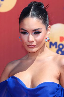 Vera Wang giyen Amerikalı aktris Vanessa Hudgens, 5 Haziran 2022 'de Santa Monica, Los Angeles, Kaliforniya' da düzenlenen The Barker Hangar 'da düzenlenen MTV Film ve TV Ödülleri' ne geldi.. 