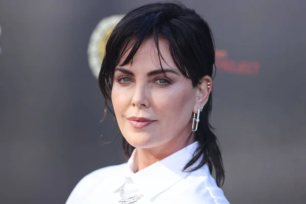 Sydafrikansk Amerikanska Skådespelerskan Charlize Theron Anländer Till Charlize Theron Africa — Stockfoto