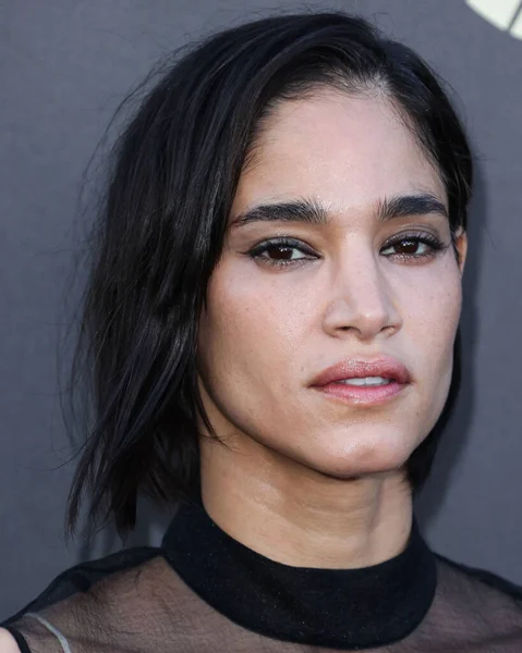 Actriz Argelina Sofia Boutella Llega Charlize Theron Africa Outreach Project — Foto de Stock