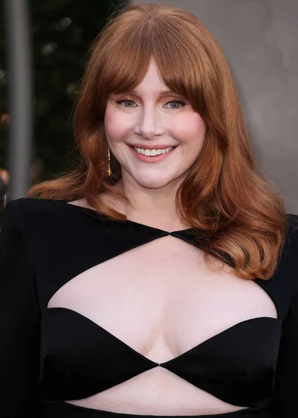 Actriz Estadounidense Bryce Dallas Howard Vistiendo Vestido Alex Perry Llega — Foto de Stock