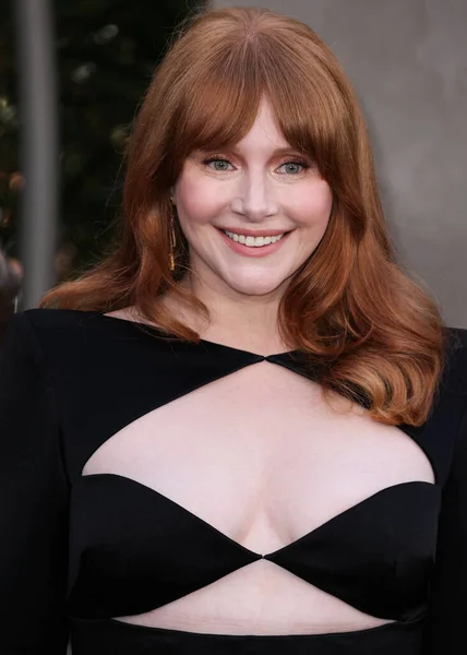 Die Amerikanische Schauspielerin Bryce Dallas Howard Kommt Einem Kleid Von — Stockfoto